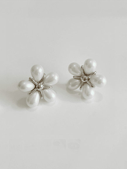 Ausgefallene Ohrringe aus Sterlingsilber mit synthetischen Perlen