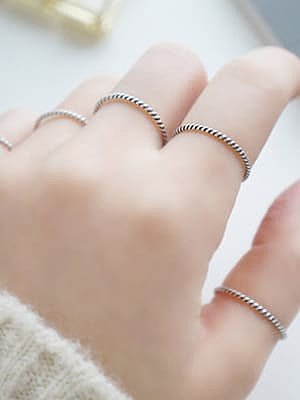 925 Sterling Silver Vintage 1.2 thread twist ring
