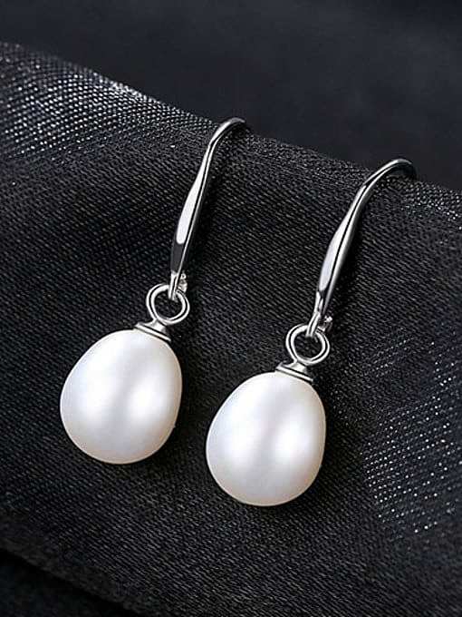 Pendientes de gancho ovalado simplista de plata esterlina 925 con perla artificial
