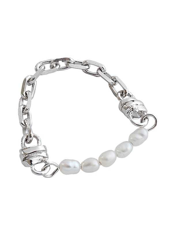 Anillo minimalista con cadena geométrica de perlas de agua dulce de plata de ley 925