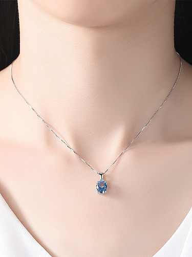 Minimalistische Halskette aus Sterlingsilber mit himmelblauen Halbedelsteinen