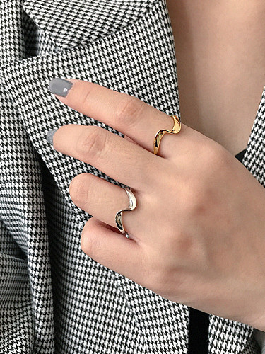 925 Sterling Silver With Smooth Simplistic Irregular Free Size Rings