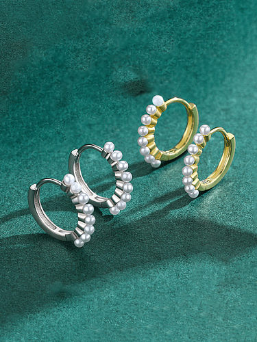 Pendiente Huggie minimalista geométrico de perlas de imitación de plata de ley 925