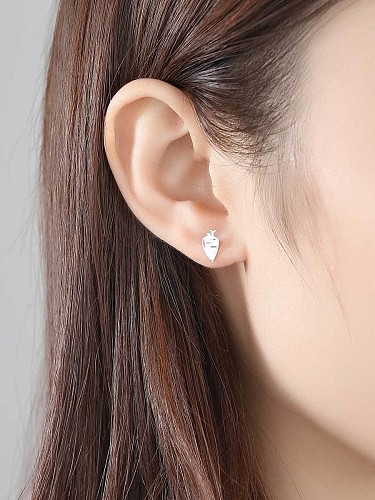 Boucles d'oreilles en argent sterling 925 avec une asymétrie simpliste et lisse