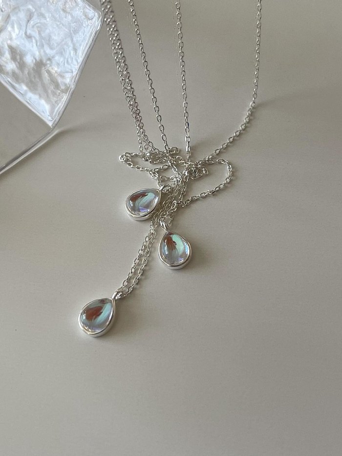 Minimalistische Halskette aus 925er Sterlingsilber mit Glasstein und Wassertropfen