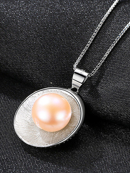 Collier de perles naturelles en argent sterling avec une forme de coquillage simple