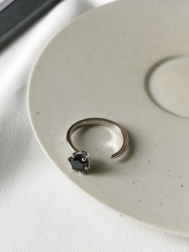 Ring aus Sterlingsilber mit schwarzer Zricon-Trendpersönlichkeit in freier Größe