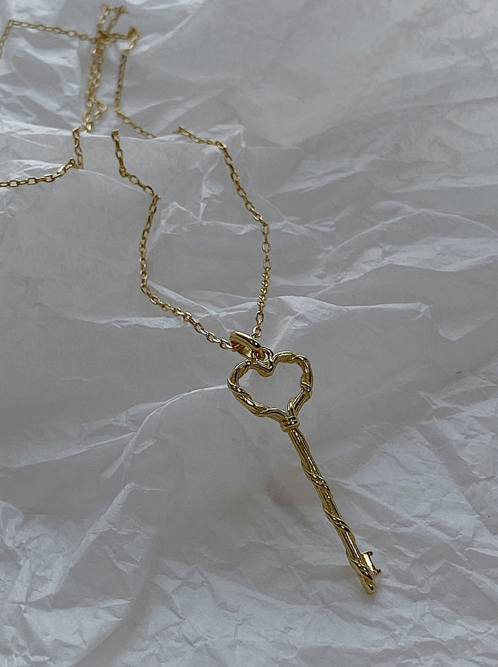 Collares colgantes de plata de ley 925 con llave simplista chapada en oro