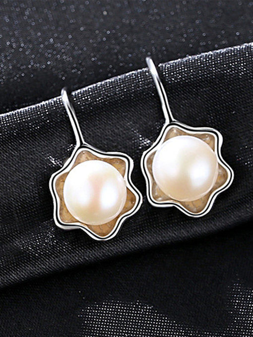 Pure silver flower natural freshwater pearl earnail