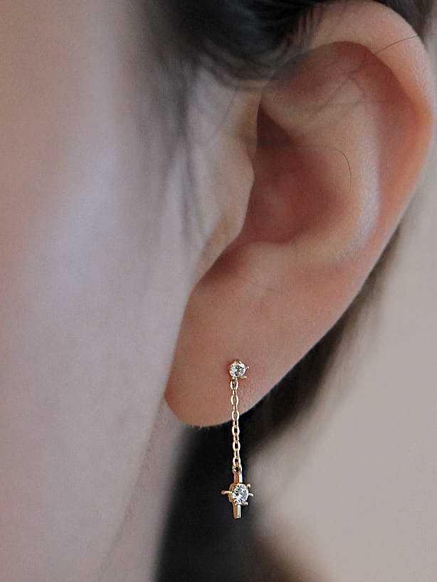 Pendiente de gota delicada de flor de circonita cúbica de plata de ley 925