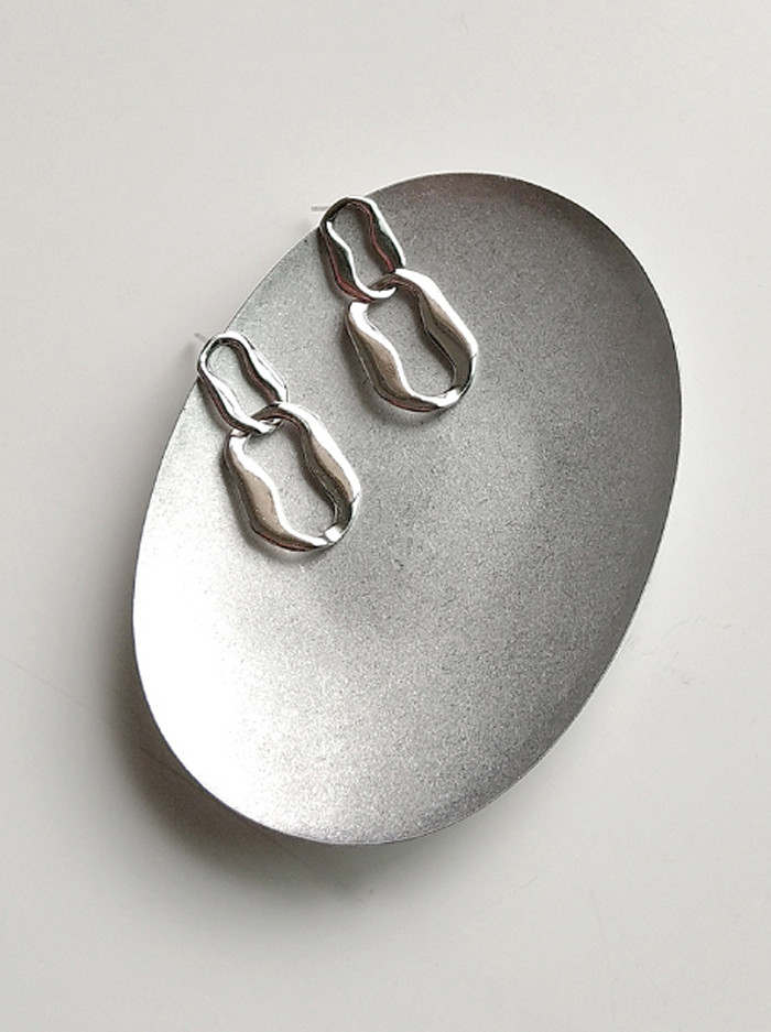 Brinco industrial de design geométrico moderno em prata esterlina