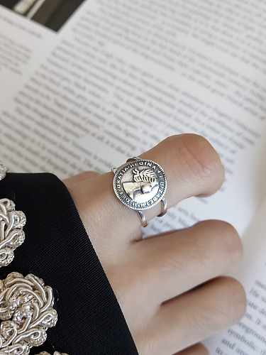 925 Sterling Silver Round Artisan Retro Queen Signet Ring