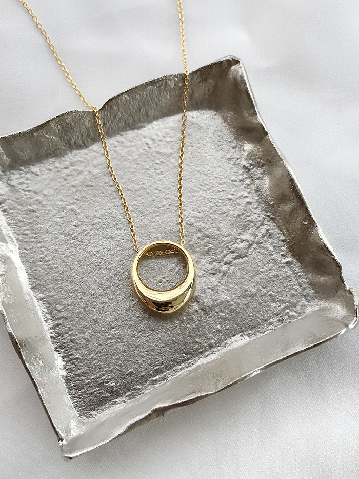 Colar oval de ouro de textura minimalista de prata esterlina