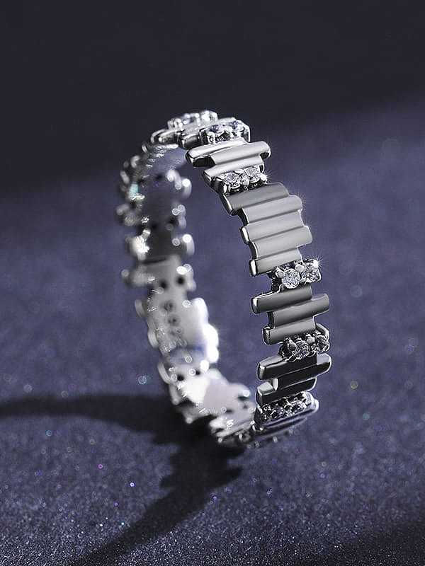 خاتم من الفضة الإسترليني عيار 925 مرصع بحجر الزركونيا بتصميم هندسي كلاسيكي