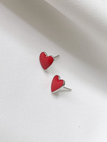 Pendiente de botón minimalista de plata de ley 925 con corazón esmaltado