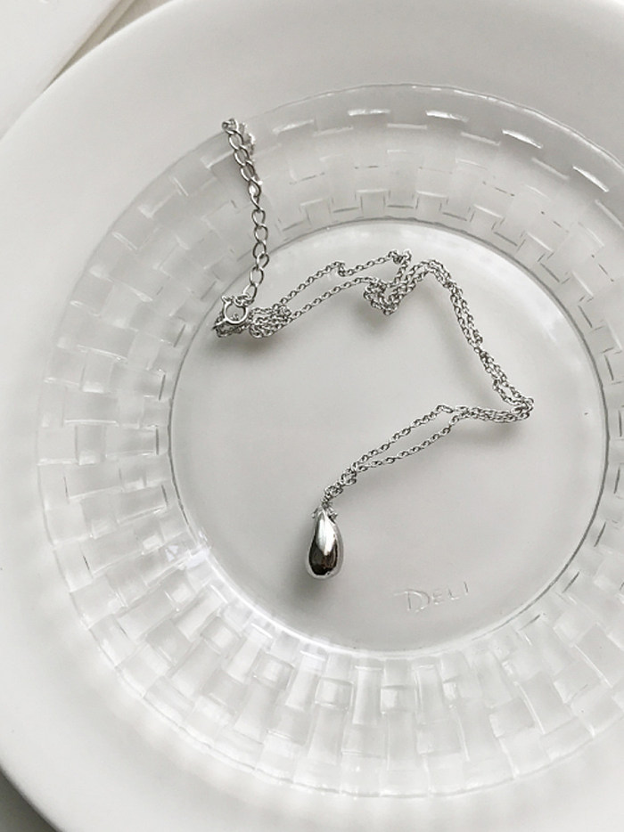 Colar simples gota de água de prata esterlina
