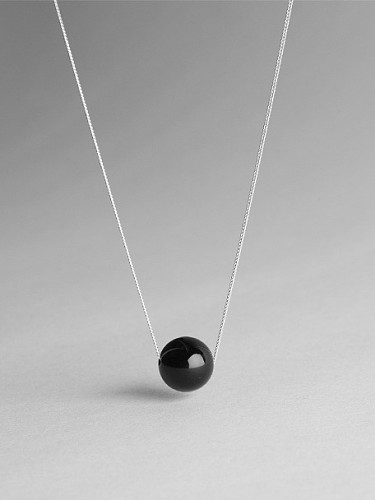 Synthetische schwarze Achat-Halskette aus Sterlingsilber