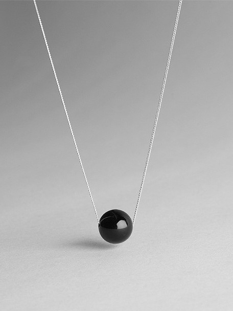 Synthetische schwarze Achat-Halskette aus Sterlingsilber