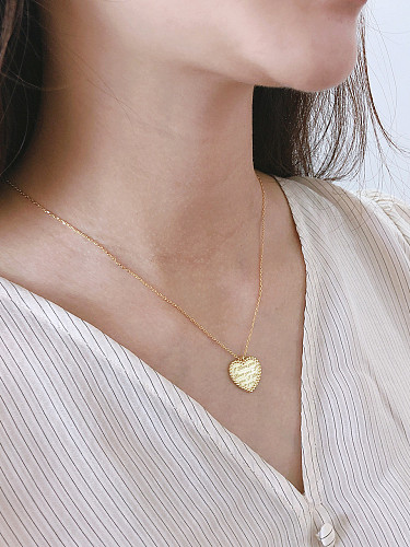 Collier en argent sterling 925 avec médaillon en forme de cœur simpliste plaqué or
