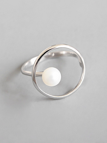 Plata de ley 925 con anillos solitarios de perlas de imitación redondas de moda chapadas en platino