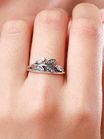 925 Sterling Silver Cubic Zirconia Leaf Vintage Band Ring