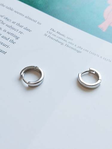 Glatter runder minimalistischer Huggie-Ohrring aus 925er Sterlingsilber