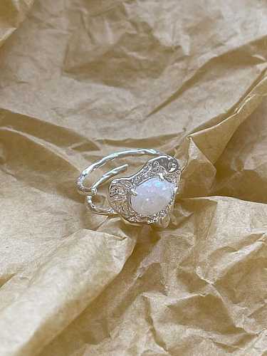 Anillo de banda vintage con corazón de ópalo de plata de ley 925