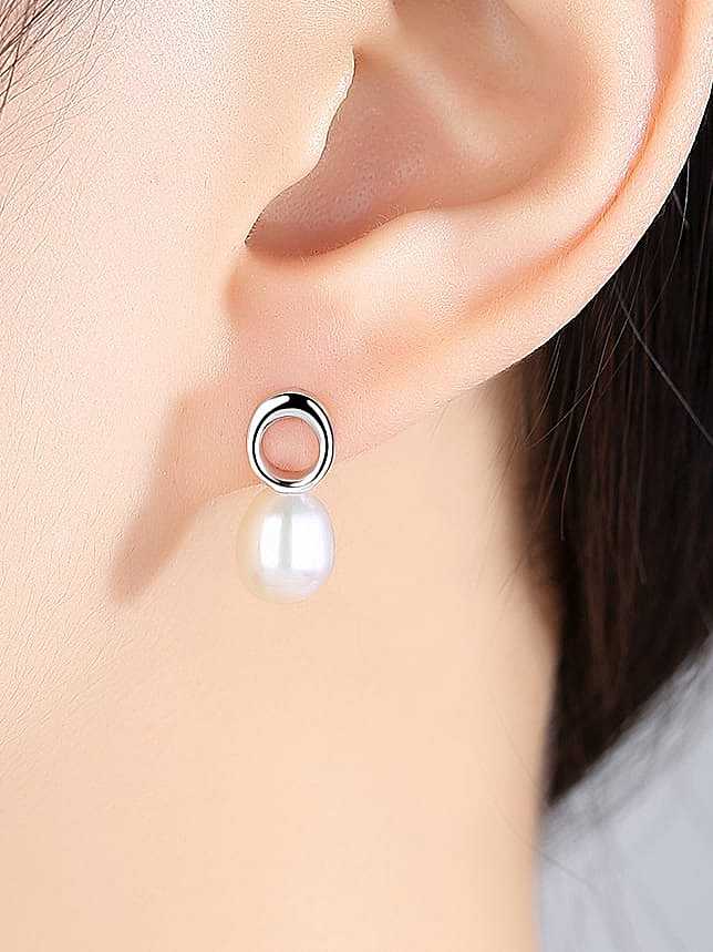 Boucle d'oreille minimaliste ronde creuse en argent sterling 925 avec perle d'eau douce