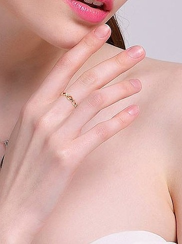 Elegant Rose Gold Plated Hollow Design Rhinestone Ring