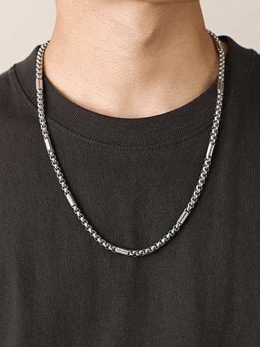Unregelmäßige minimalistische mehrsträngige Halskette aus Titanstahl