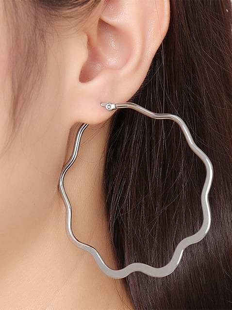 Boucles d'oreilles pendantes en acier inoxydable en forme de fleur de haute qualité