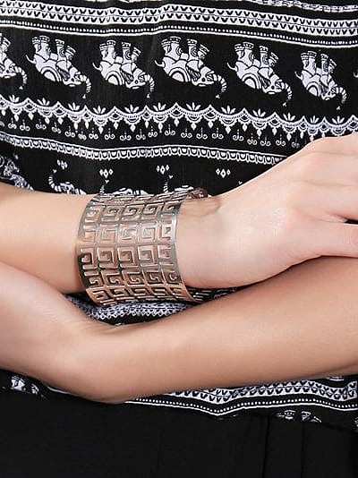 Fashion Hollow Design Edelstahl-Armband