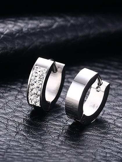 Aretes de clip de acero inoxidable con diamantes de imitación con formas geométricas que combinan con todo