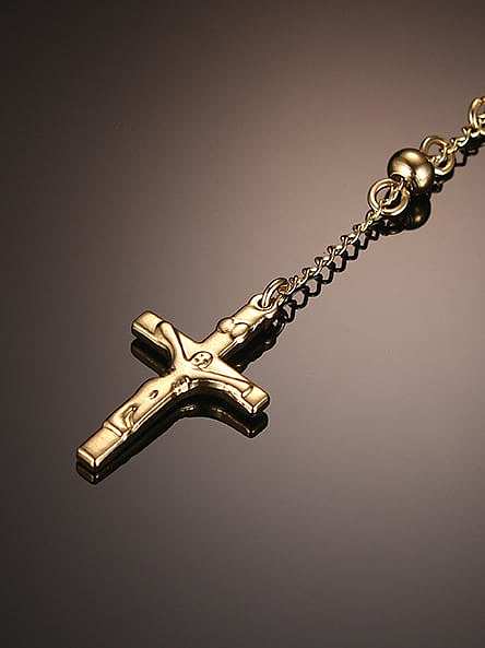 Chaîne de chandail en titane en forme de croix plaquée or exquise