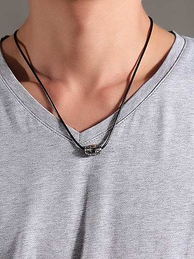 Exquisite Geometric Shaped Artificial Leather Necklace