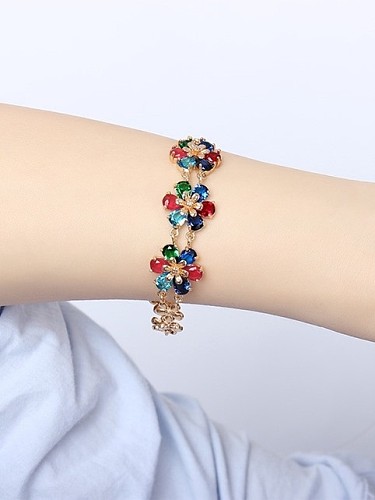 Exquisite Gold Plated Flower Shaped Zircon Bracelet