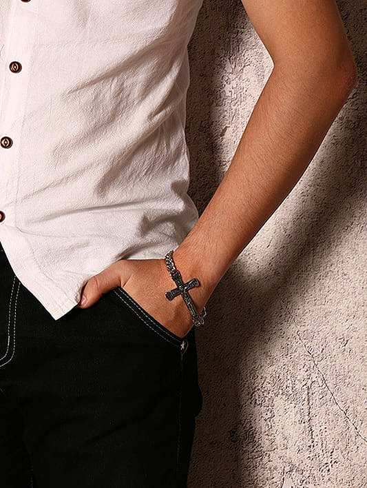 Kreuzförmiges Edelstahl-Titan-Armband im Punk-Stil