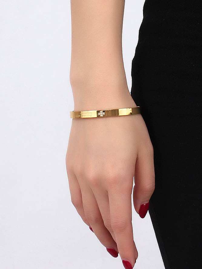 Bracelet en titane plaqué or à la mode en forme de strass géométrique