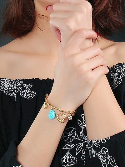Elegante pulseira banhada a ouro turquesa em forma de coração