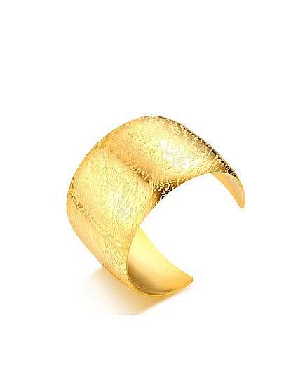 Delicado bracelete de titânio em formato geométrico polido alto banhado a ouro
