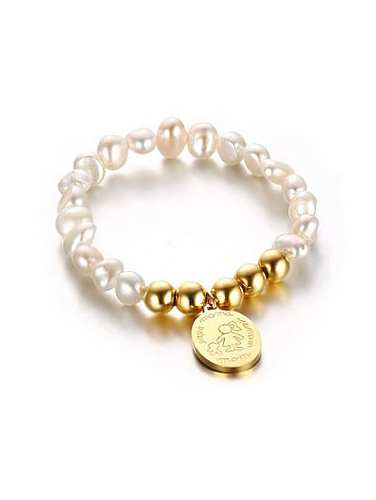 Pulsera de perlas de agua dulce con forma de etiqueta chapada en oro creativo