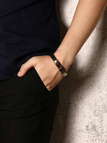 Exquisites kreuzförmiges Kunstleder-Silikon-Armband