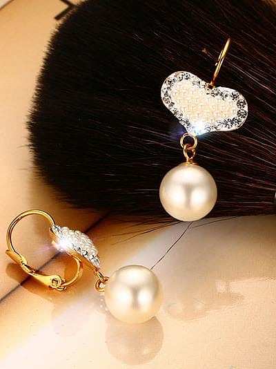 Boucles d'oreilles pendantes en perles artificielles en forme de coeur