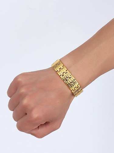 Luxuriöses vergoldetes Armband mit geometrisch geformten Magneten