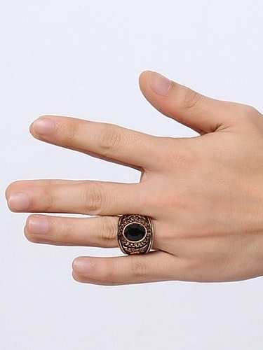 خاتم التيتانيوم الأسود حجر الراين مطلي بالذهب الشخصية