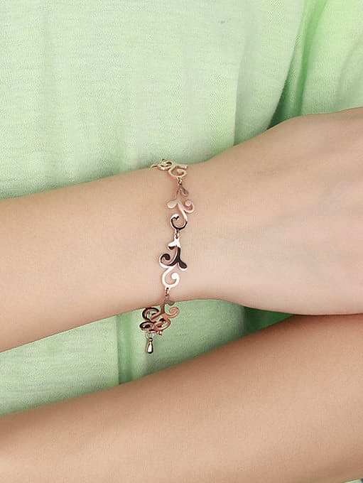 Exquisite Rose Gold Plated Flower Shaped Titanium Bracelet