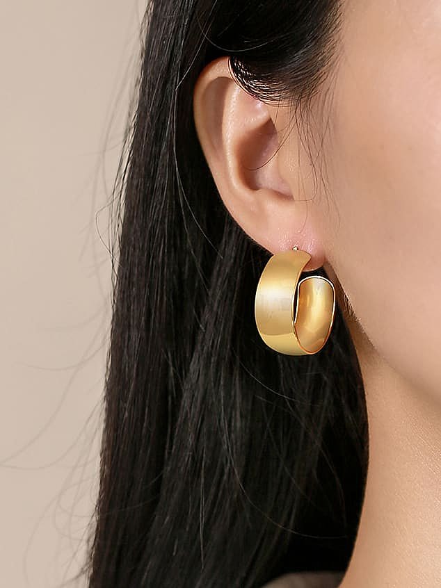Glatter geometrischer minimalistischer Huggie-Ohrring aus Edelstahl