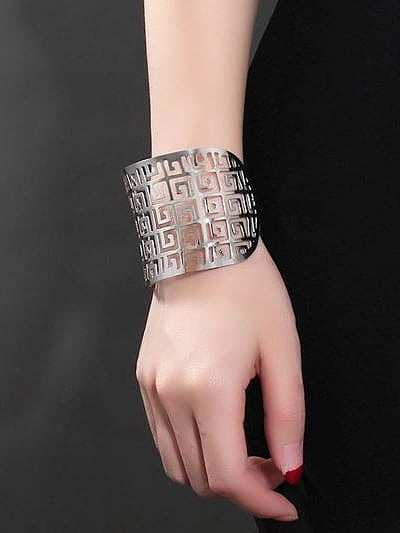 Fashion Hollow Design Edelstahl-Armband