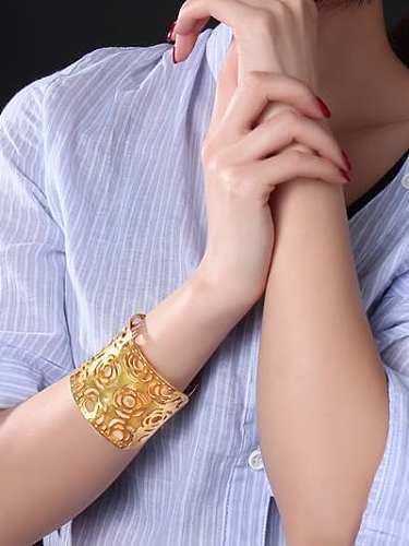 Luxury Gold Plated Hollow Flower Shaped Bangle