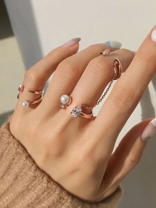 Kupfer Zirkonia Weißer runder minimalistischer stapelbarer Ring